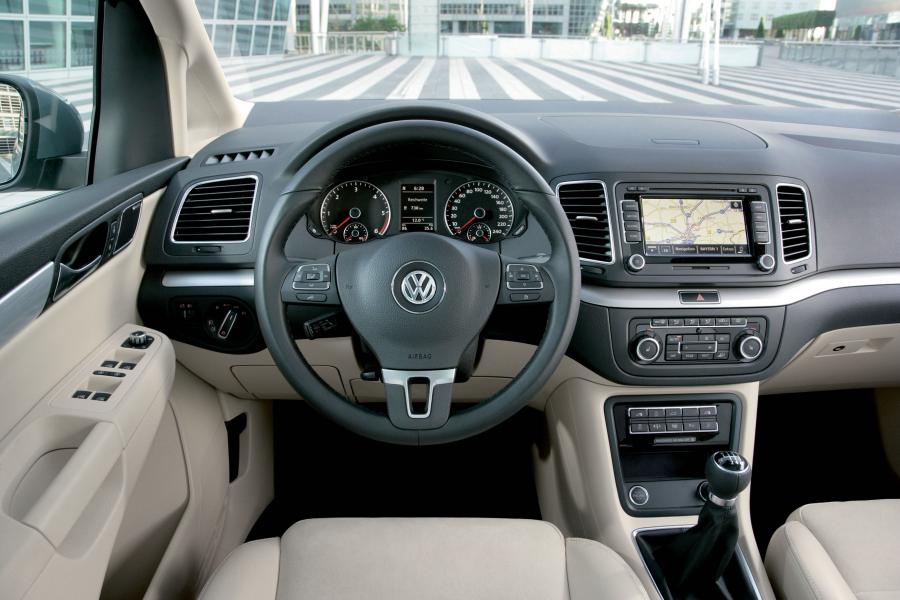  Volkswagen Sharan 2010 года  (фото 42 из 71)